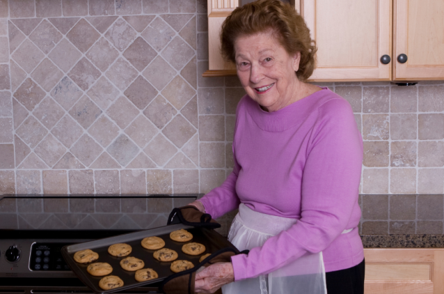 Mom Can't Handle Hosting Thanksgiving Anymore